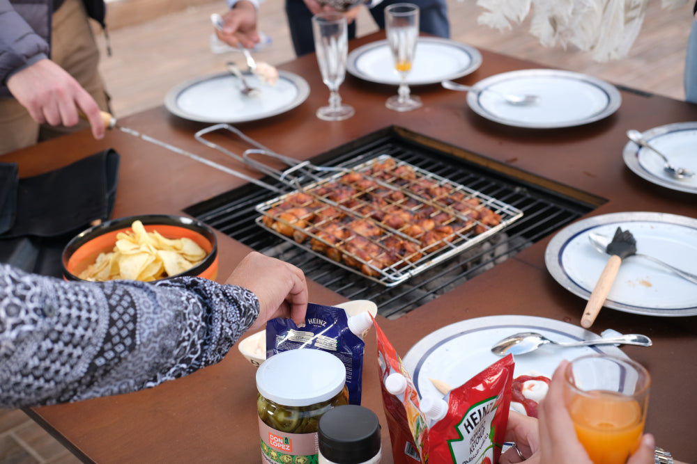 EGUANA - Multi-Purpose Table for Outdoor Grilling & BBQ (Seats 6 people)