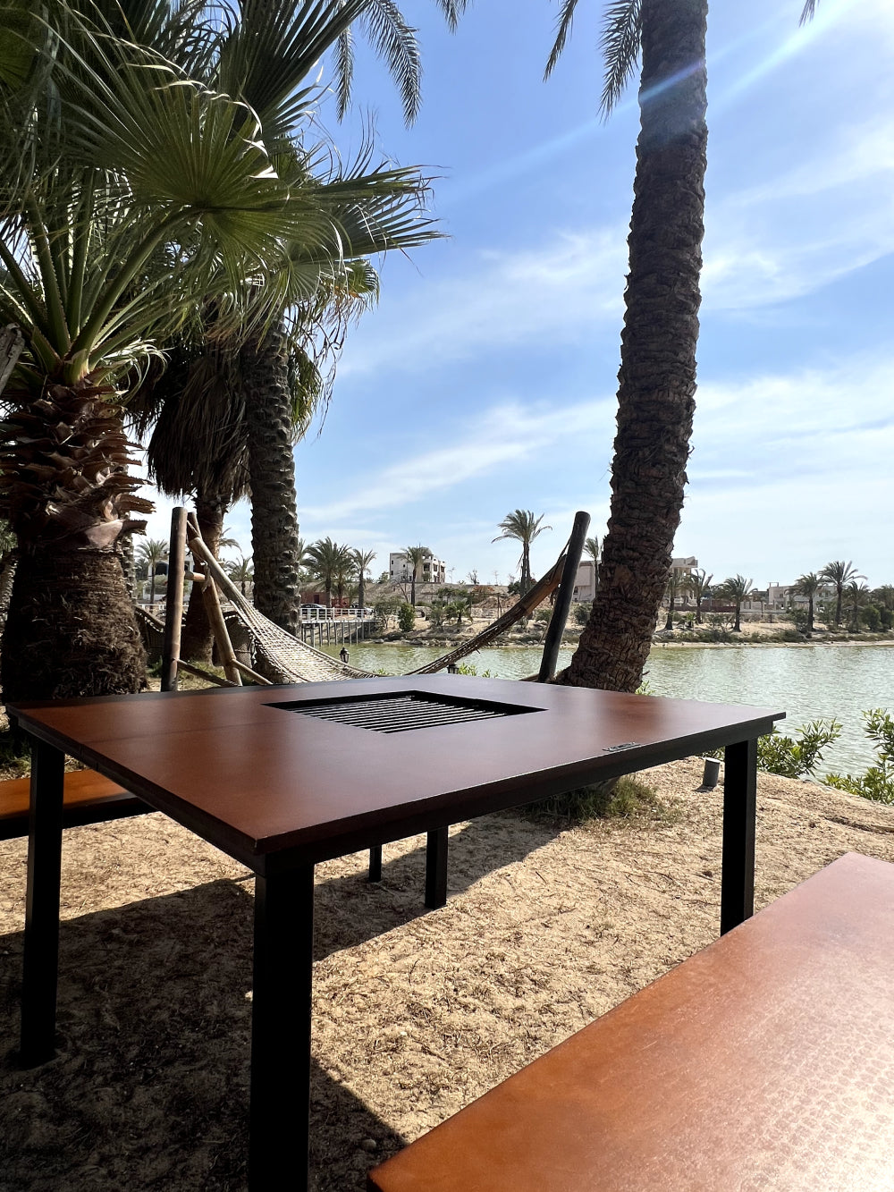 EGUANA - Multi-Purpose Table for Outdoor Grilling & BBQ (Seats 6 people)